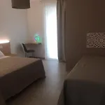 Le Rondini House 4*
