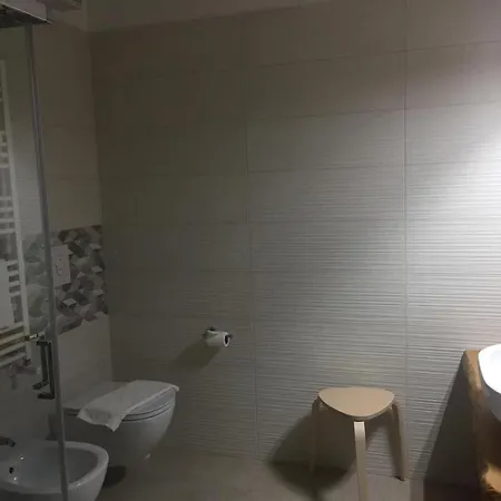 Affittacamere Le Rondini House 4*