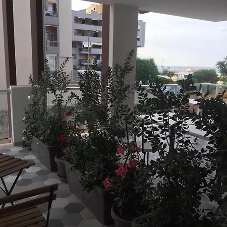 Le Rondini House Affittacamere 4*