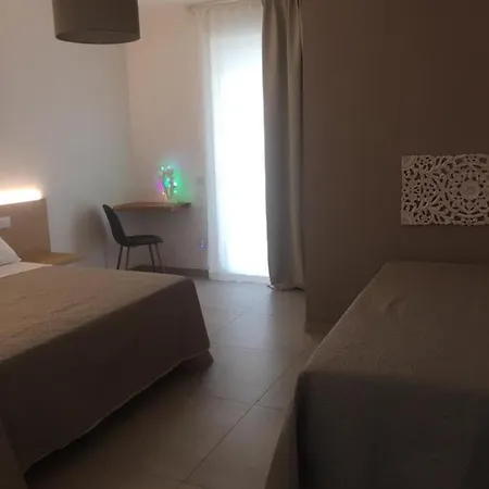 Le Rondini House 4*